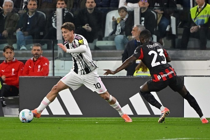 TA：尽管周中完成赛季首秀，但巴萨高层仍计划送走特狮（TA：周中刚完成赛季首秀，巴萨高层仍打算放走特尔施特根）