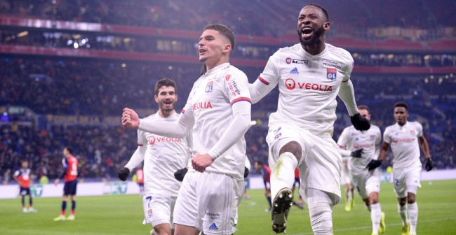 NBA新秀观察：状元秀首战亮眼,（NBA新秀追踪：状元首秀大放异彩）