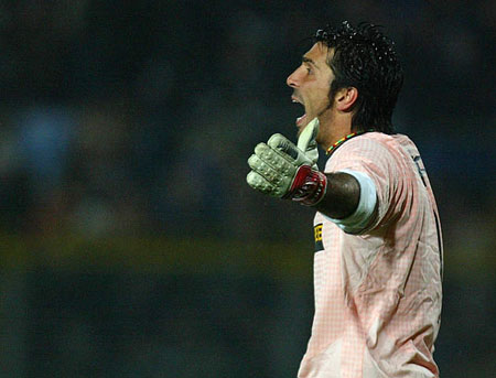 几度哽咽，孙兴慜结束十年热刺生涯（数度哽咽，孙兴慜告别十年热刺岁月）