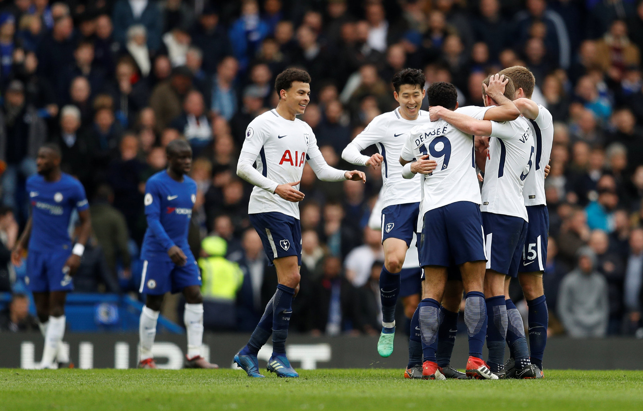 李章洙回渝参加足协杯夺冠25周年纪念赛，感慨儿子当年才初中（回到重庆庆祝足协杯封王25周年，李章洙感慨儿子当时还在读初中）