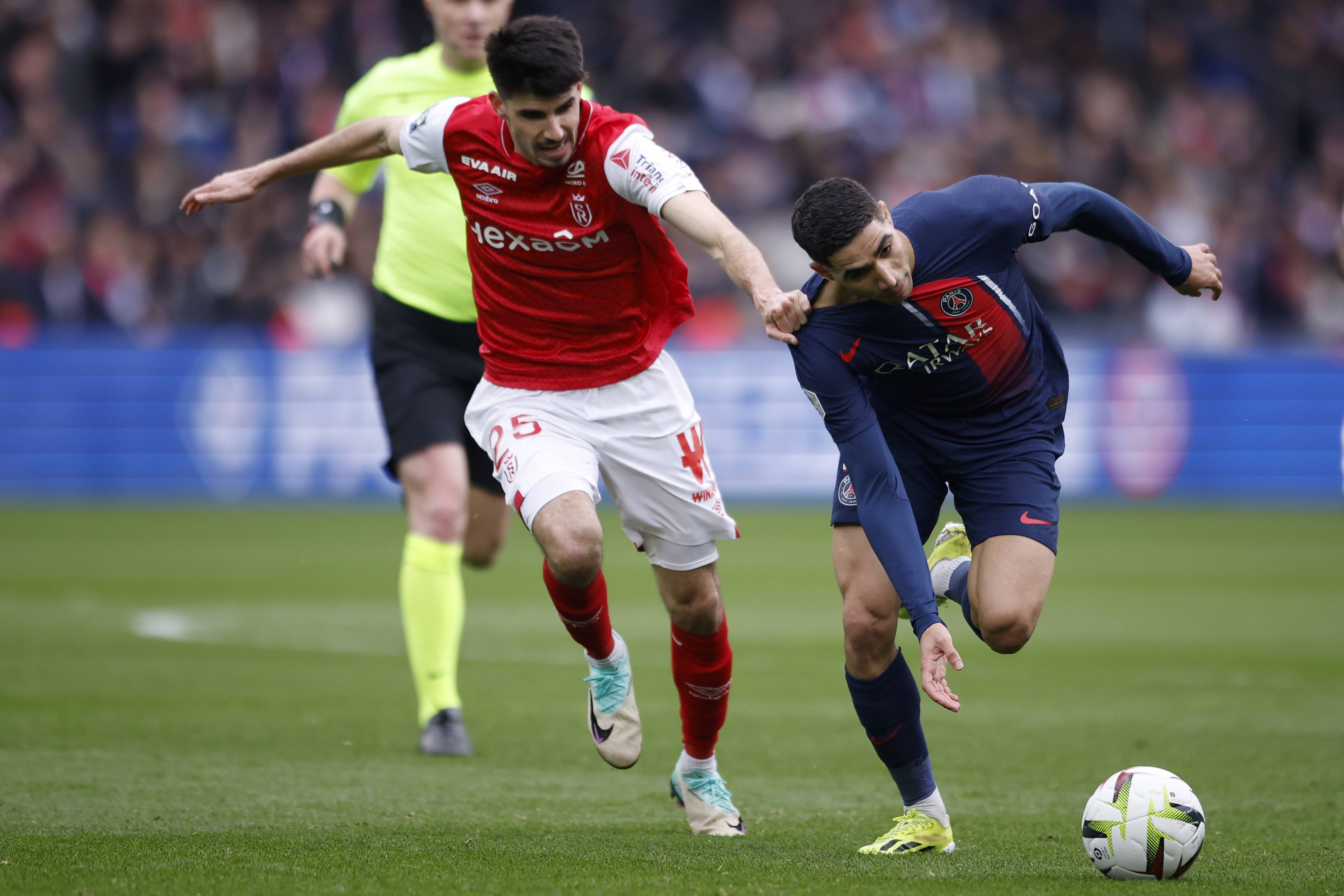 阿莫林：英超比我想象中更难踢，曼联各方面都太庞大（阿莫林直言英超比预想更难踢，曼联各层面规模过于庞大）