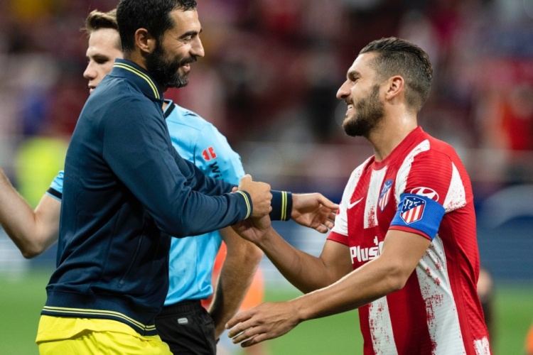 马卡：皇马坚持“主教练就是老大”原则，支持阿隆索所有决定（马卡：皇马奉行主帅说了算原则，全力支持阿隆索的所有决定）