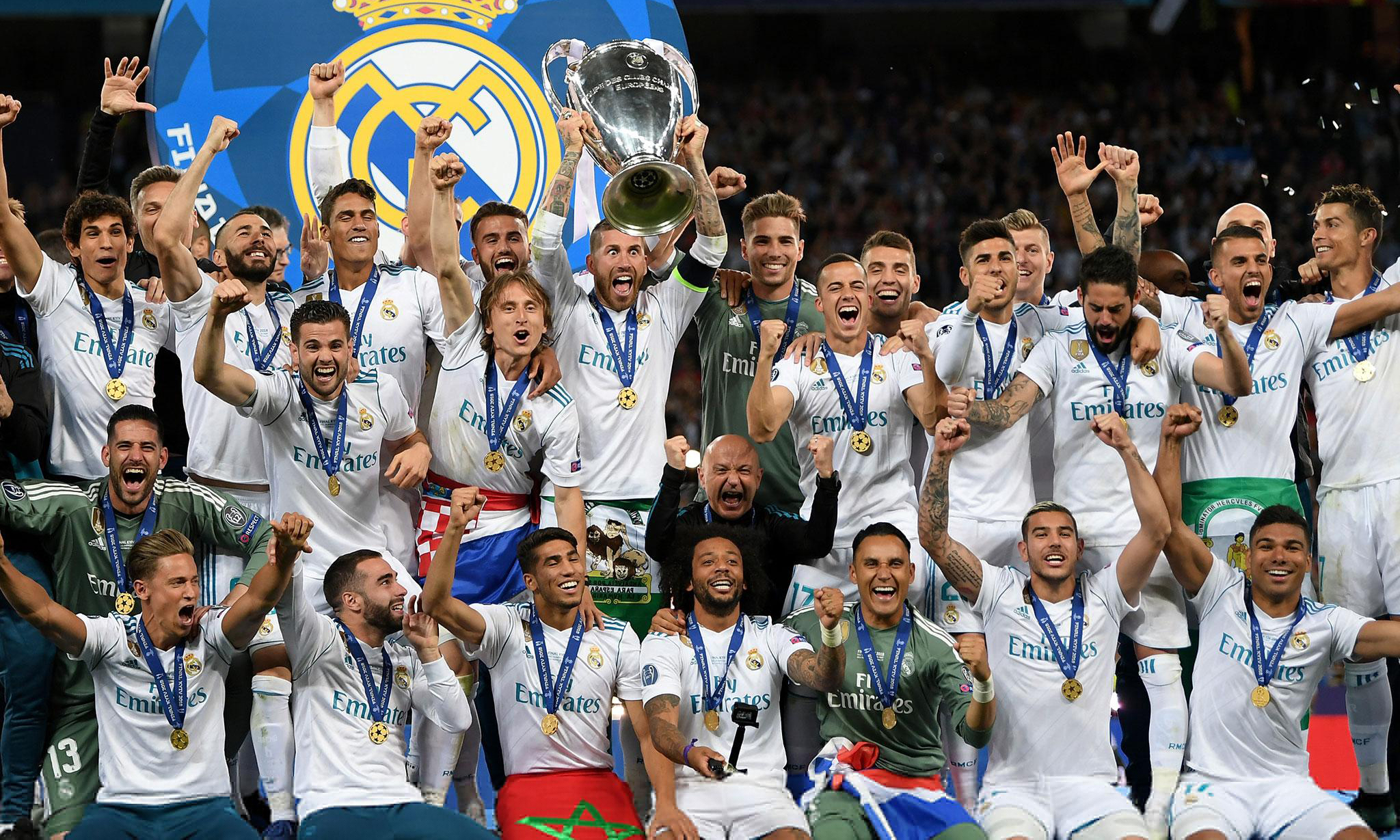 43.3米超远吊射破门，亚当斯创造本赛季英超最远距离进球（亚当斯43.3米挑射破门，刷新本赛季英超最远进球纪录）