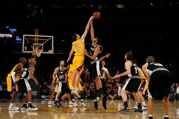 埃姆雷·詹：我们会在德甲和欧冠全力以赴，尽管德国杯止步令人失望（埃姆雷·詹：德国杯出局虽憾，我们将为德甲与欧冠拼尽全力）